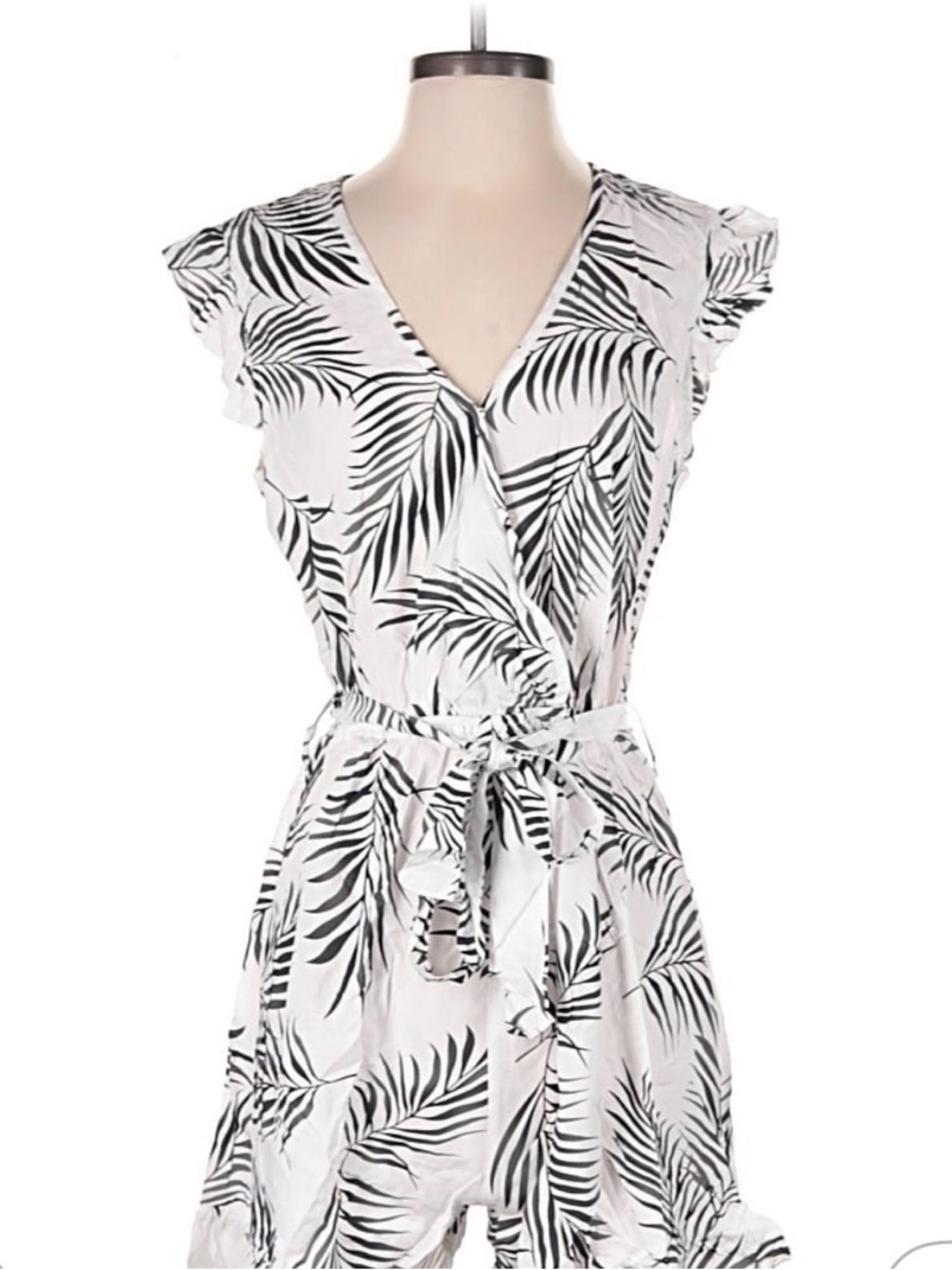 NWT Cupshe White and Black Palm-Print Wrap Romper